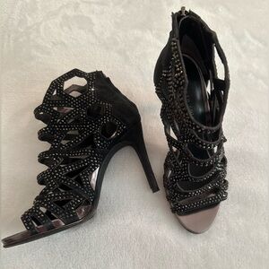 Kenneth Cole New York rhinestone size 7 black heels. Back zip